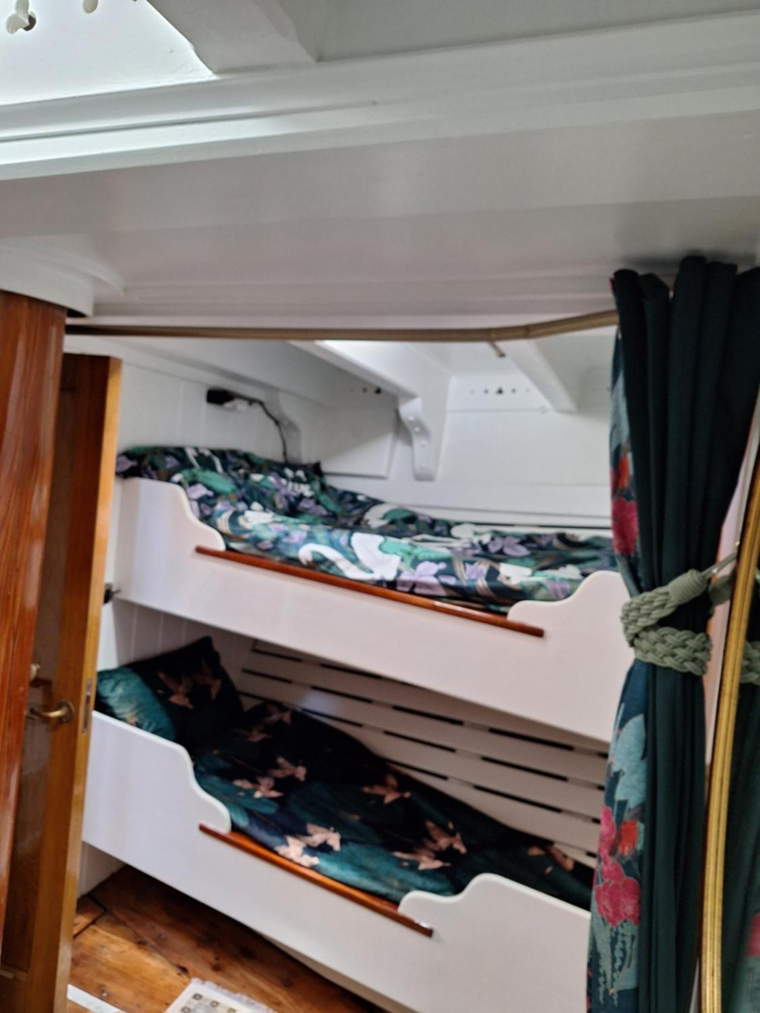 Hotel Historic Wooden Ship 'Ursula' à East Cowes Extérieur photo