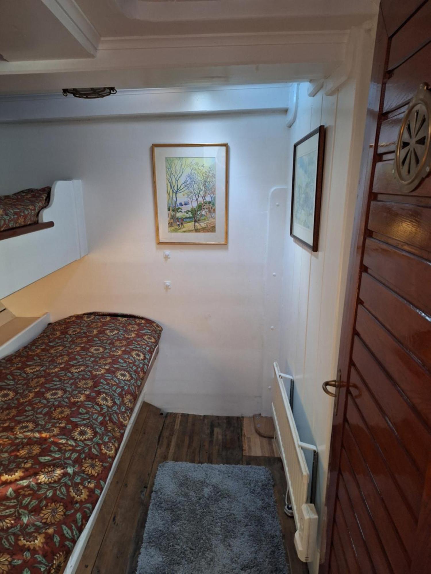 Hotel Historic Wooden Ship 'Ursula' à East Cowes Extérieur photo